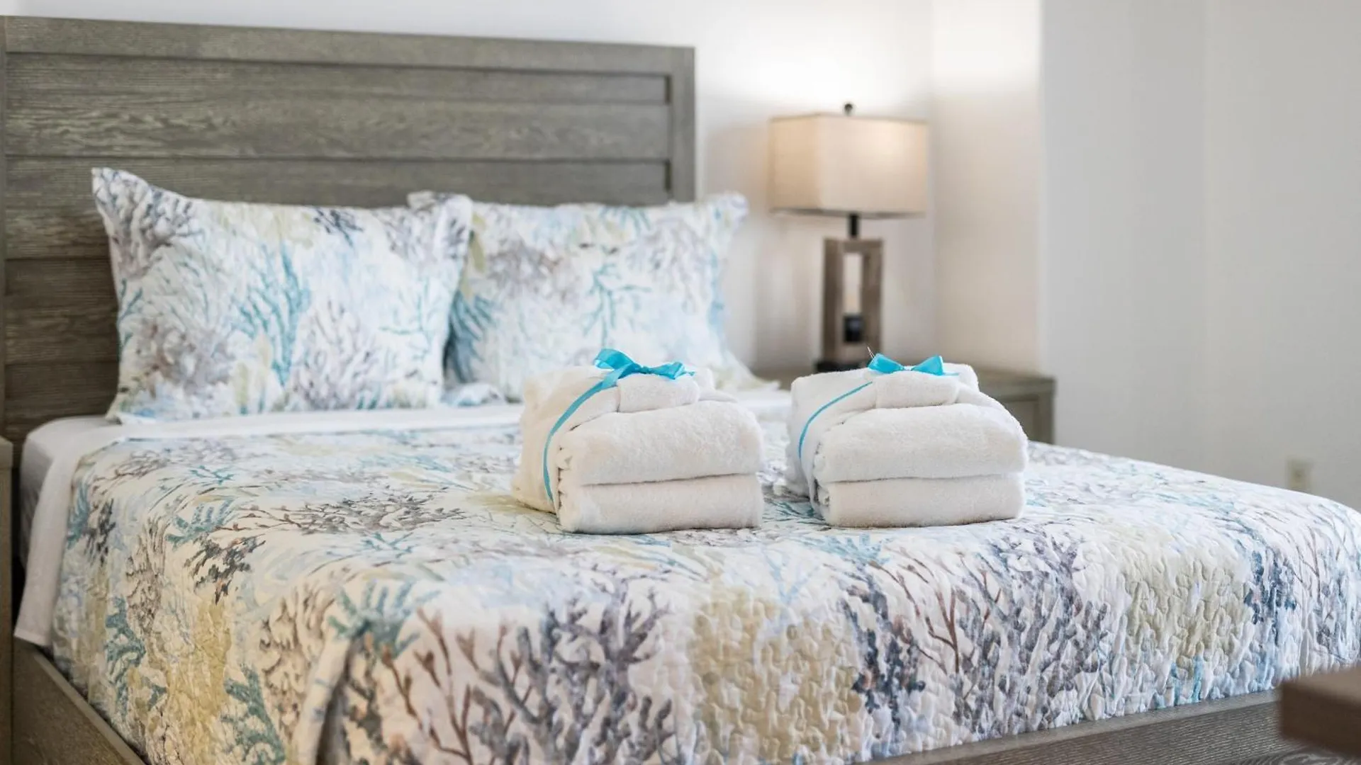Treasure Tides-3Br Beachfront Corner Unit Sleeps 8 With Stunning Gulf Views! Panama City Beach