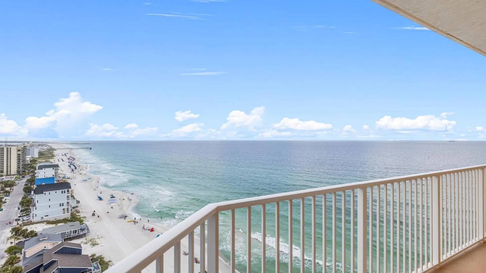 Holiday home Treasure Tides-3Br Beachfront Corner Unit Sleeps 8 With Stunning Gulf Views! Panama City Beach