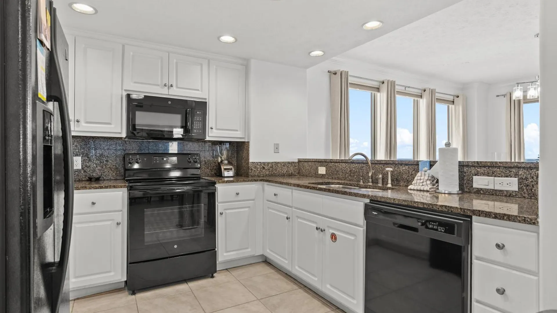 Treasure Tides-3Br Beachfront Corner Unit Sleeps 8 With Stunning Gulf Views! Panama City Beach 0*,