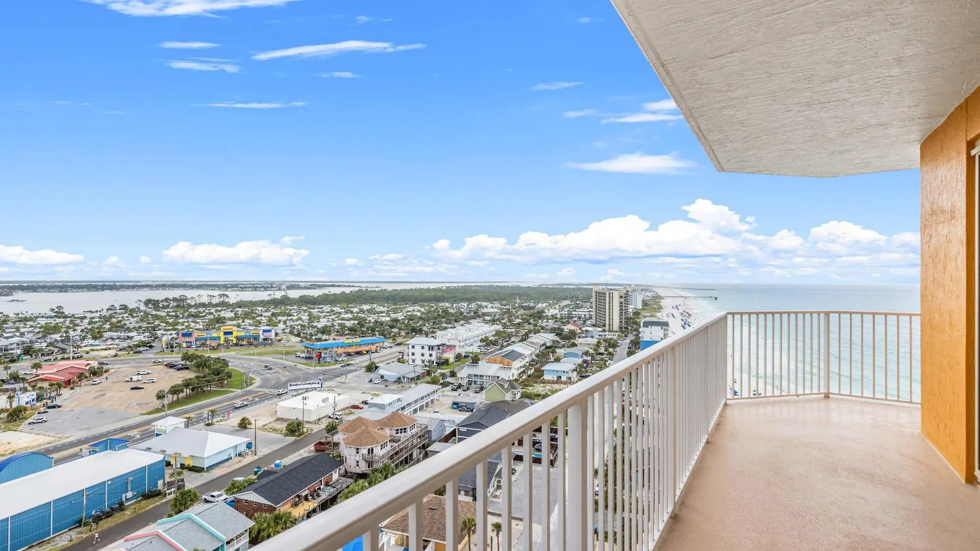 Holiday home Treasure Tides-3Br Beachfront Corner Unit Sleeps 8 With Stunning Gulf Views! Panama City Beach